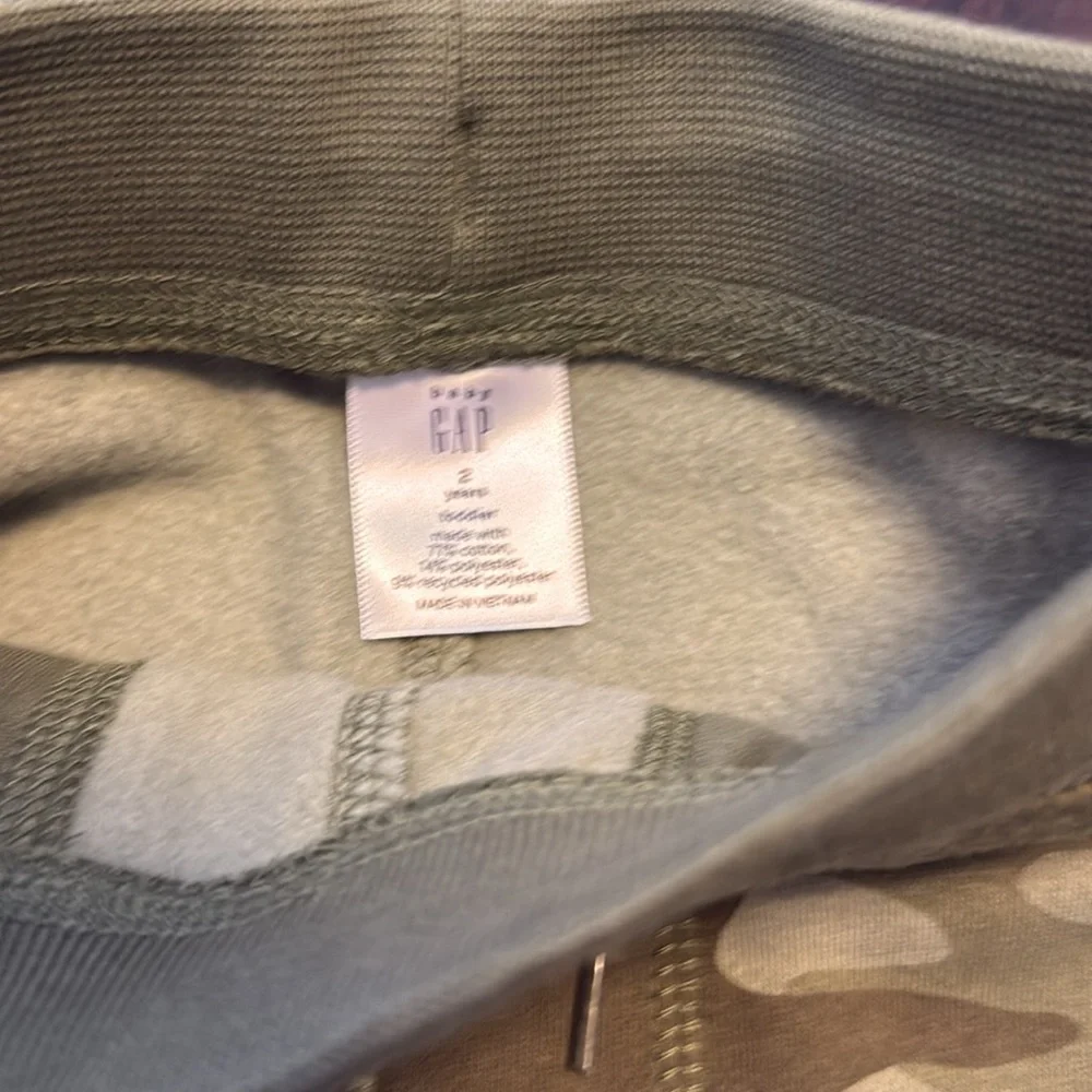 NWT Gender Neutral GAP Kids Camouflage Jogger Pants - Green
